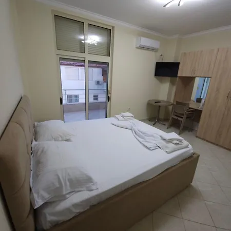 Evelin Apartment *